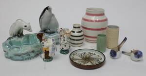 Aluminia, Kåahler, Lyngby m. fk. En samling figurer, vaser mm. af porcelæn og fajance. 11