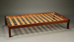 Junior daybed.
