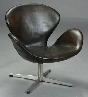 Arne Jacobsen. Svane. Lænestol, model 3316, meget tidlig model