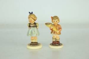 M J HUMMEL, figuriner, 2 st, Goebel