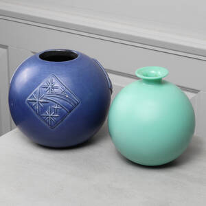 KLOTVASER, 2 st, porslin glas, 1930-tal