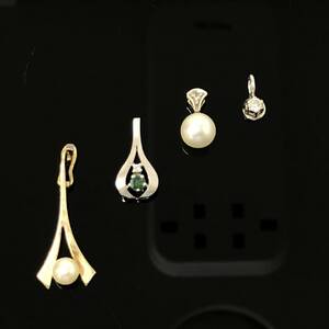 Konvolut Schmuckanhänger mit Perlen, Diamanten und Smaragd 4