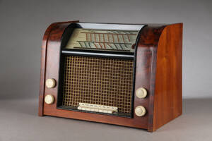Bang Olufsen Master 44k multi band radio 1944