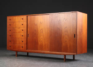 Hans. J. Wegner. Skænk model CH304. 1950erne