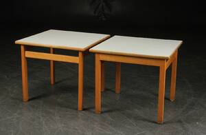 Hans J. Wegner. To sofaborde GE 217 2