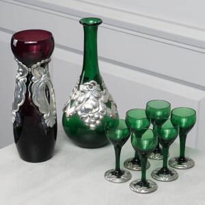 LIKÖRSET samt VAS, glas med tenndekor, ca 1940-tal