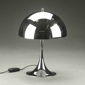 Verner Panton. Bordlampe model Panthella Mini, krom.
