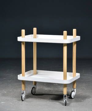 Normann Copenhagen - Mobilt sidebord - Model Block Tabel af lakeret metal og Bøg