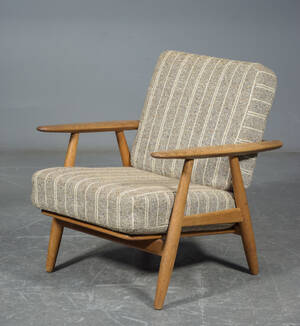 Hans J. Wegner. Lænestol af eg. Cigaren, GE 240