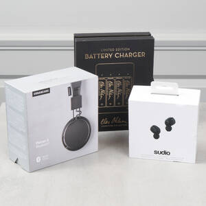 HÖRLURAR, Urbanears, Plattan 2 Bluetooth, samt Studio Nivå, samt batteriladdare Limited Edition Clas Ohlson oanvändac