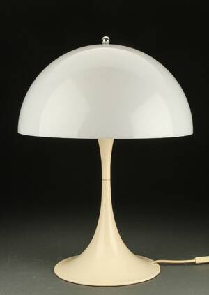 Verner Panton. Panthella bordlampe