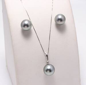 Tahiti pearl necklace and earrings in 14k gold