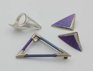 Georg Jensen ring af sterlingsølv samt N.E. From smykkesæt af sterlingsølv og titanium. 4