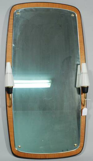 VÄGGSPEGEL, MED BELYSNING, 1950-TAL, AB ERIKSMÅLAGLAS, TEAK, MED SVARTMÅLAD DEKORLIST, 114X54 CM