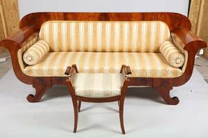 SOFFA, KARL-JOHANSTIL, MAHOGNY, LÄ 210 CM, SAMT TABURETT KARLJOHANSTIL MAHOGNY