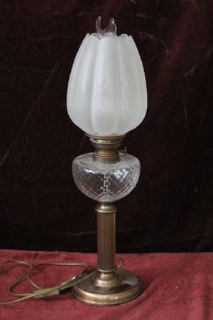 Hög fotogenlampa
