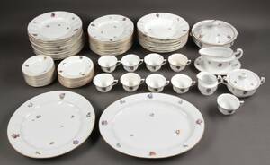 Royal Copenhagen. Strøblomst service af porcelæn 59