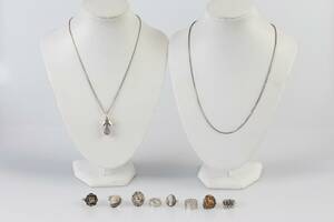 HÄNGE, halskedjor, 2 st, samt ringar, 8 st, silver, bl.a. med tigeröga