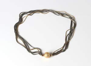 OLE LYNGGAARD, HALSBAND