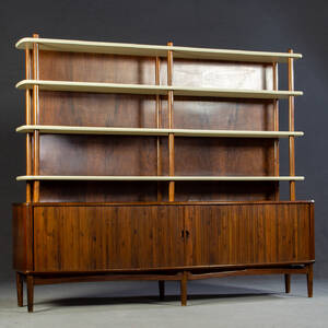 Kurt Olsen, Anrichte mit Regal in Nussbaum für A. Andersen Bohm