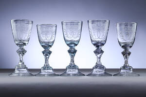 Fem glas med monogram for Christian VII, 1700-tallet 5