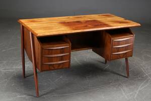Arne Vodder. Skrivebord af palisander