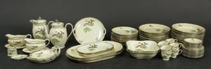 Kjøbenhavns Porcellains Maleri KPM . Grøn Vallø. Diverse dele stel 72
