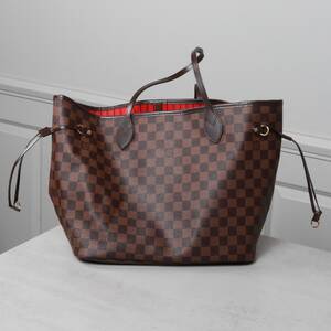 LOUIS VUITTON, Totebag Neverfull