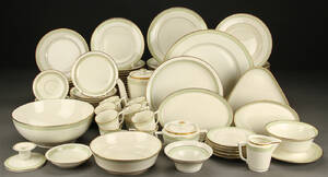 Royal Copenhagen, Dagmar stel af porcelæn 107