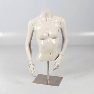 SKYLTDOCKA, torso, dam