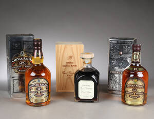 Daniel Bouju Cognac samt to flasker Chivas Regal 12 års 3