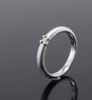 Aagaard, Mary solitairering med brillant på ca. 0.03 ct.