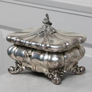 SOCKERSKRIN, Silver, rokokostil