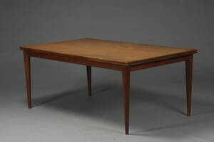 Niels O. Møller. Spisebord, model 12, 1960erne