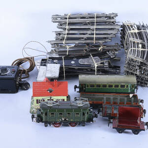 MODELLJÄRNVÄG MED TILLBEHÖR, Märklin, Skala 0, 1930-tal.