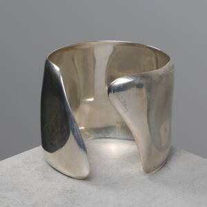 EFVA ATTLING, armband, Moonwalk wide cuff, sterling silver