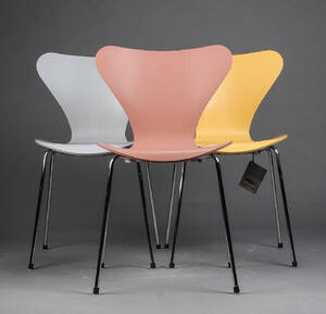 Arne Jacobsen. Tre Syver stole model 3107. 3