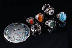 N.E From mf samling ringe samt broche af sølv 7