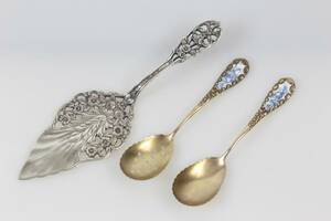 TÅRTSPADE, Mattsson Olsson, Malmö, 1948, samt SKEDAR, 2 st, silver, ca 93,8 g