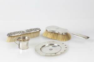 BORSTAR, 2 st, fat samt bägare, silver