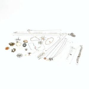 SMYCKEN, silver, med mera, 1900-tal.