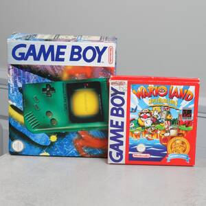 GAMEBOY, DMG-01, med ett spel