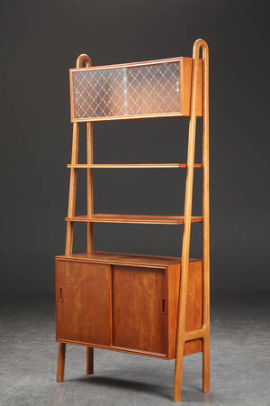 Fritstående reol af teak og eg, 1960erne