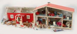 Dockhus 2st med möbler, bl.a. Lundby