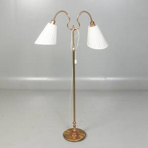 GOLVLAMPA, mässing, tvåarmad, 1900-talets andra del