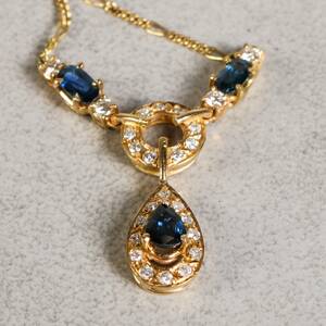 HALSBAND, 18k guld, diamanter