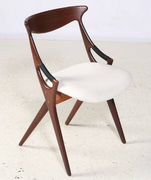 Arne Hovmand-Olsen. Skulpturel stol, model 71