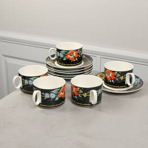 VILLEROY BOCH, 5 koppar med fat, modell Xenia