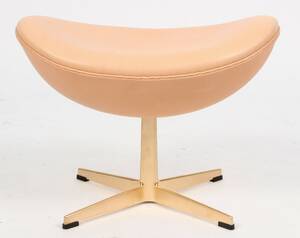 Arne Jacobsen. Skammel til det Det gyldne æg, model 3127, 60-års jubilæumskollektion 2018