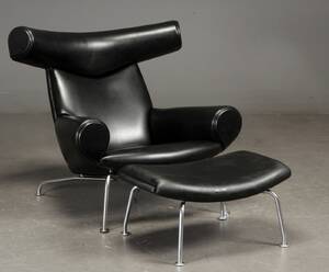 Hans J. Wegner. Lænestol med skammel, model EJ100 Oxchair 2